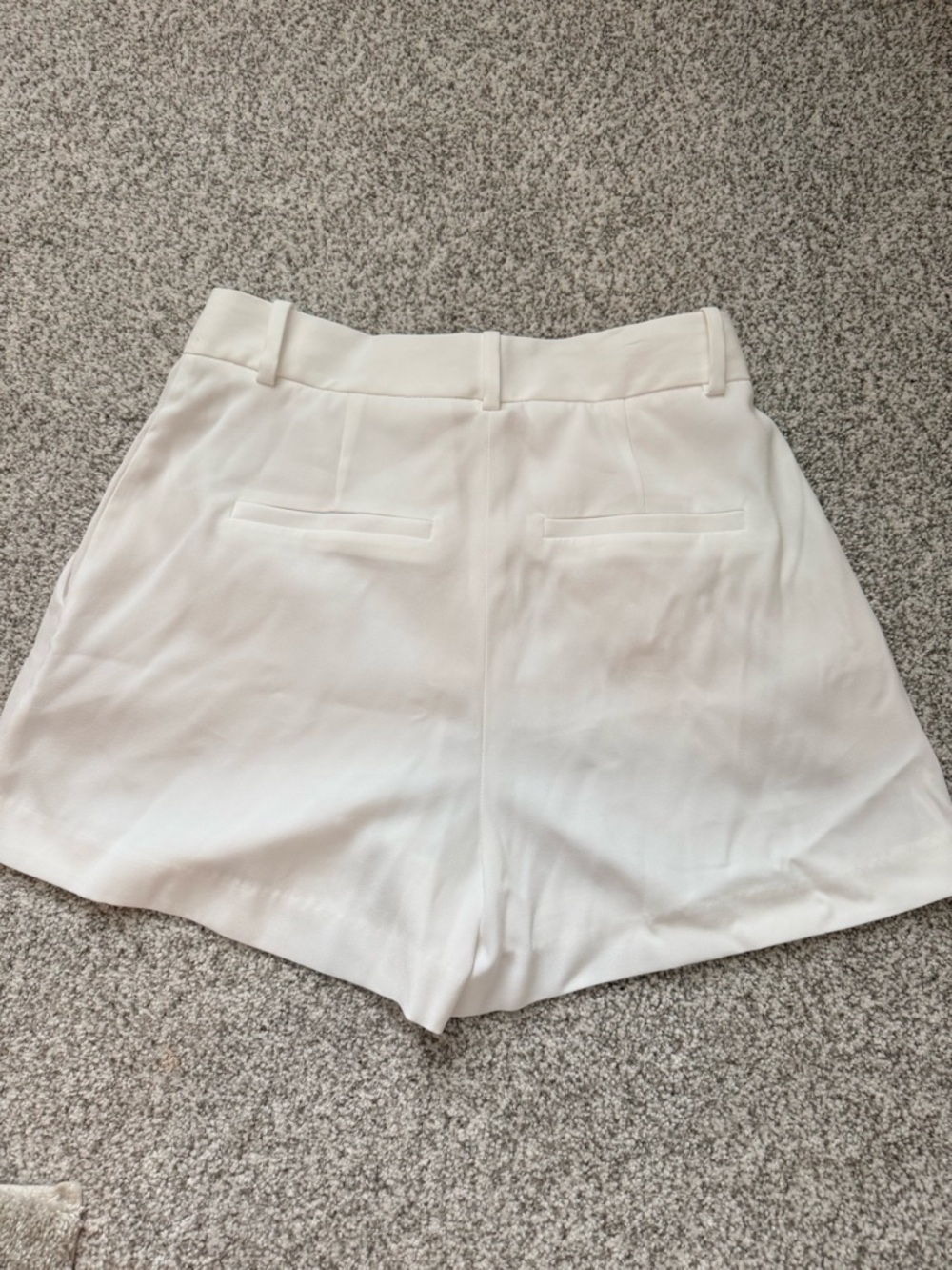 Aritzia Babaton White High-Waist Pleated Tailored Shorts - Picture 3 of 4